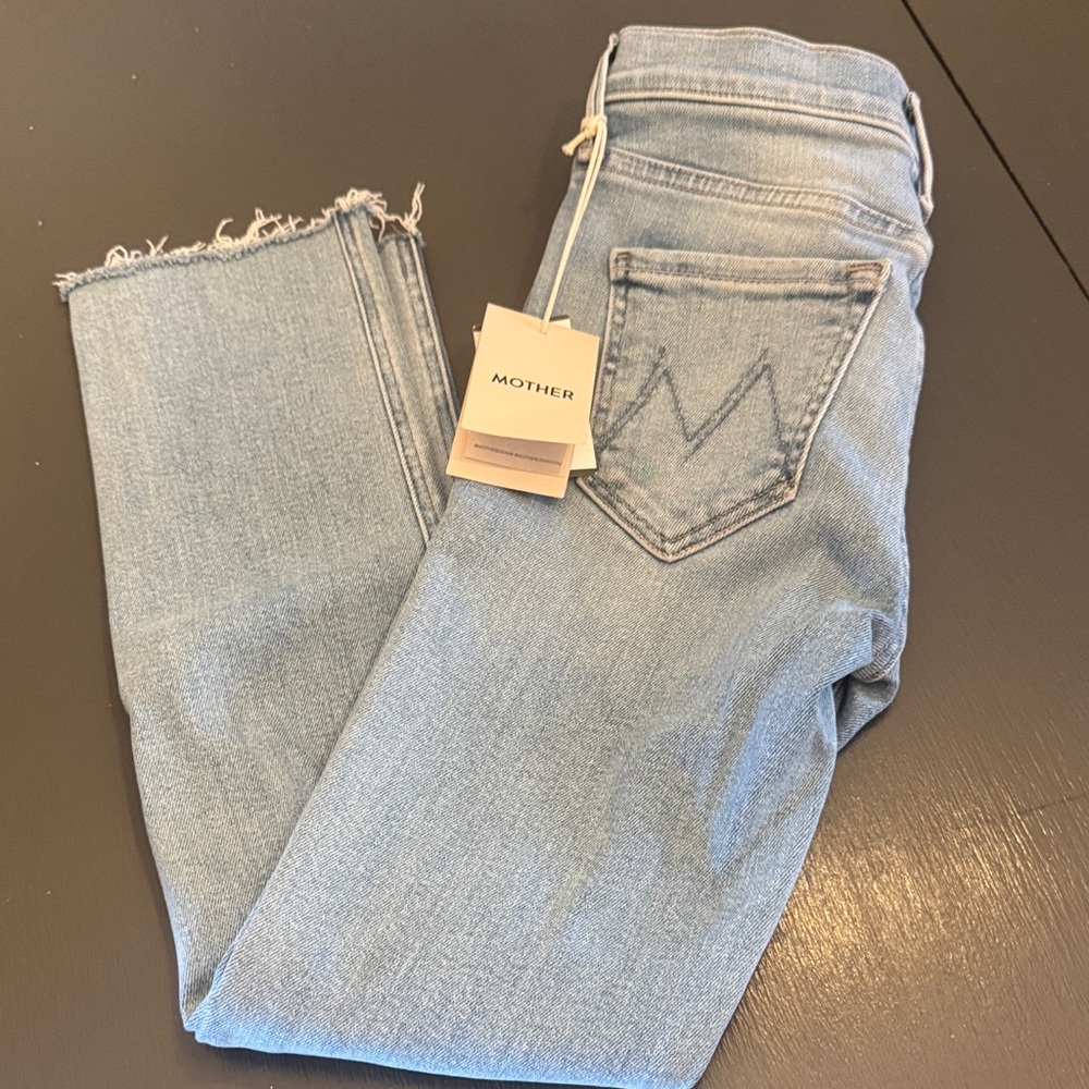 MOTHER Women's Light Wash Cropped Jeans